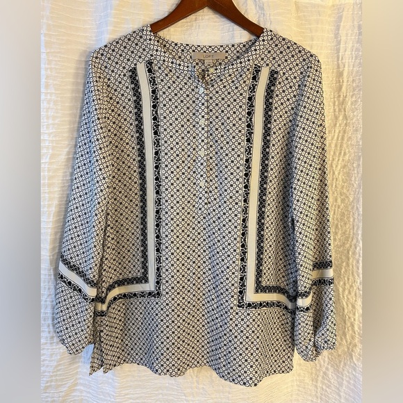 LOFT Tops - LOFT Geometric Black and White Blouse